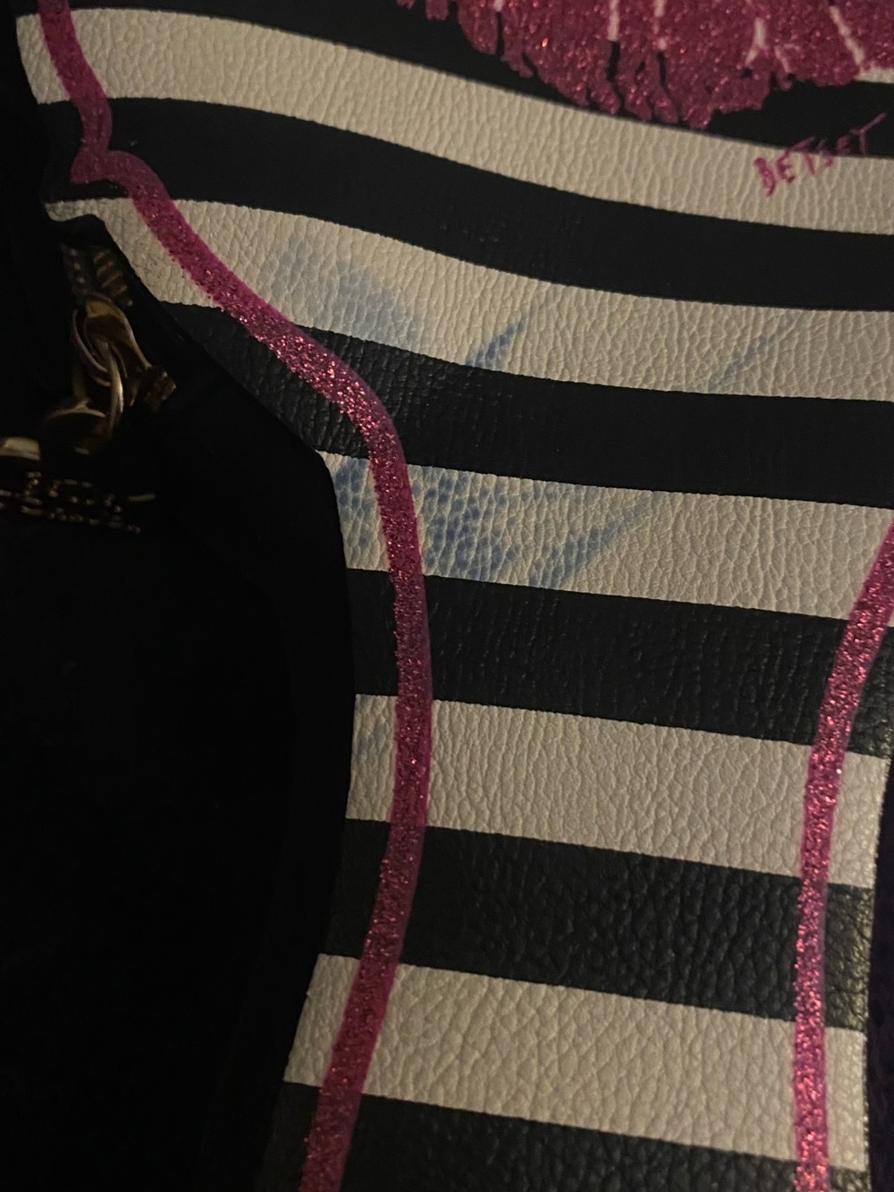 Betsey Johnson Black & White Striped Lip Print Hand Mirror Clutch With Pink Trim View 3